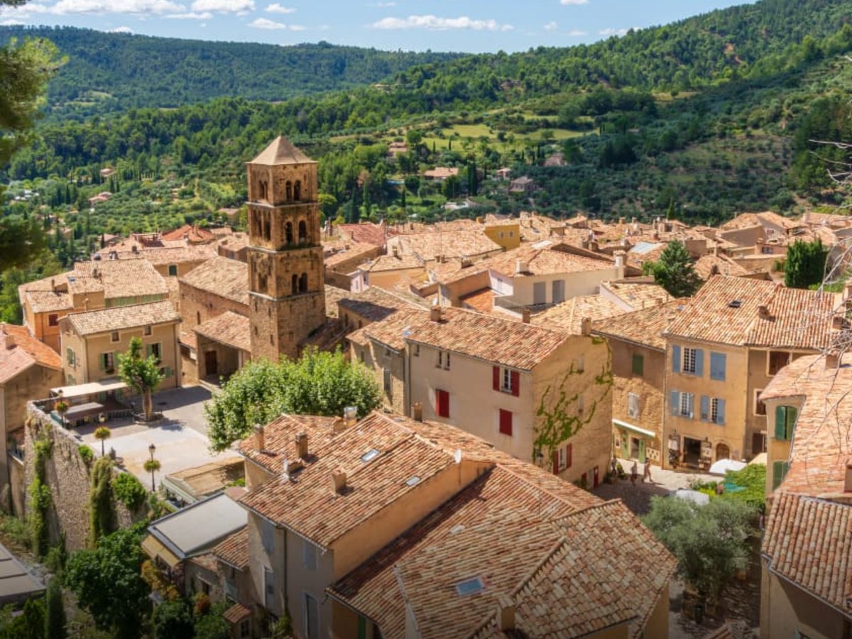 Moustiers-Sainte-Marie, Roads & rosé